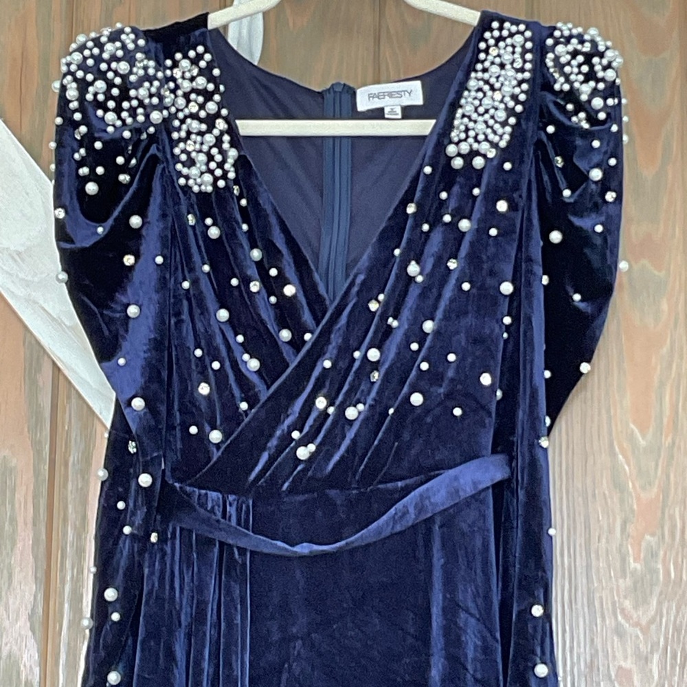Faeriesty Navy Velvet and Pearl Long Sleeve Formal Evening Dress, Size Small (4) - Picture 9 of 9